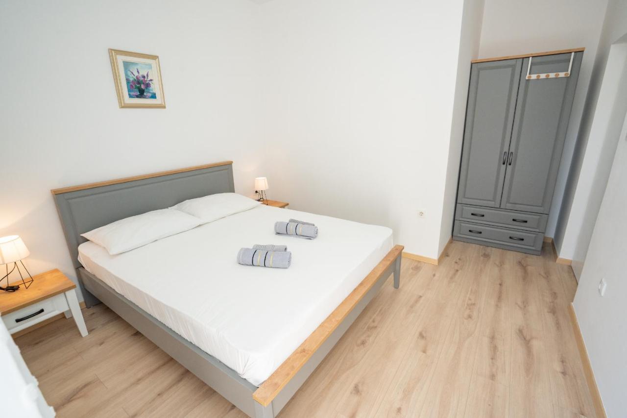 Apartments And Rooms Ljubica Lun  Exterior photo